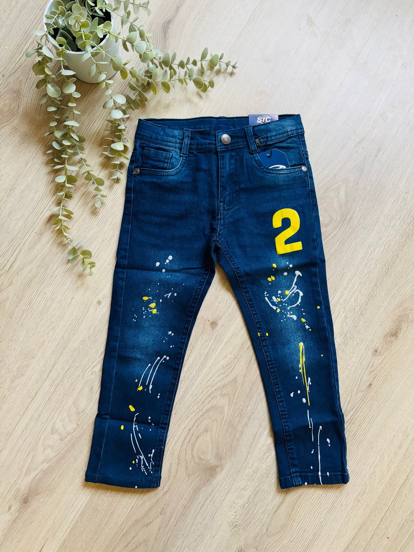 Coloured bleu jeans